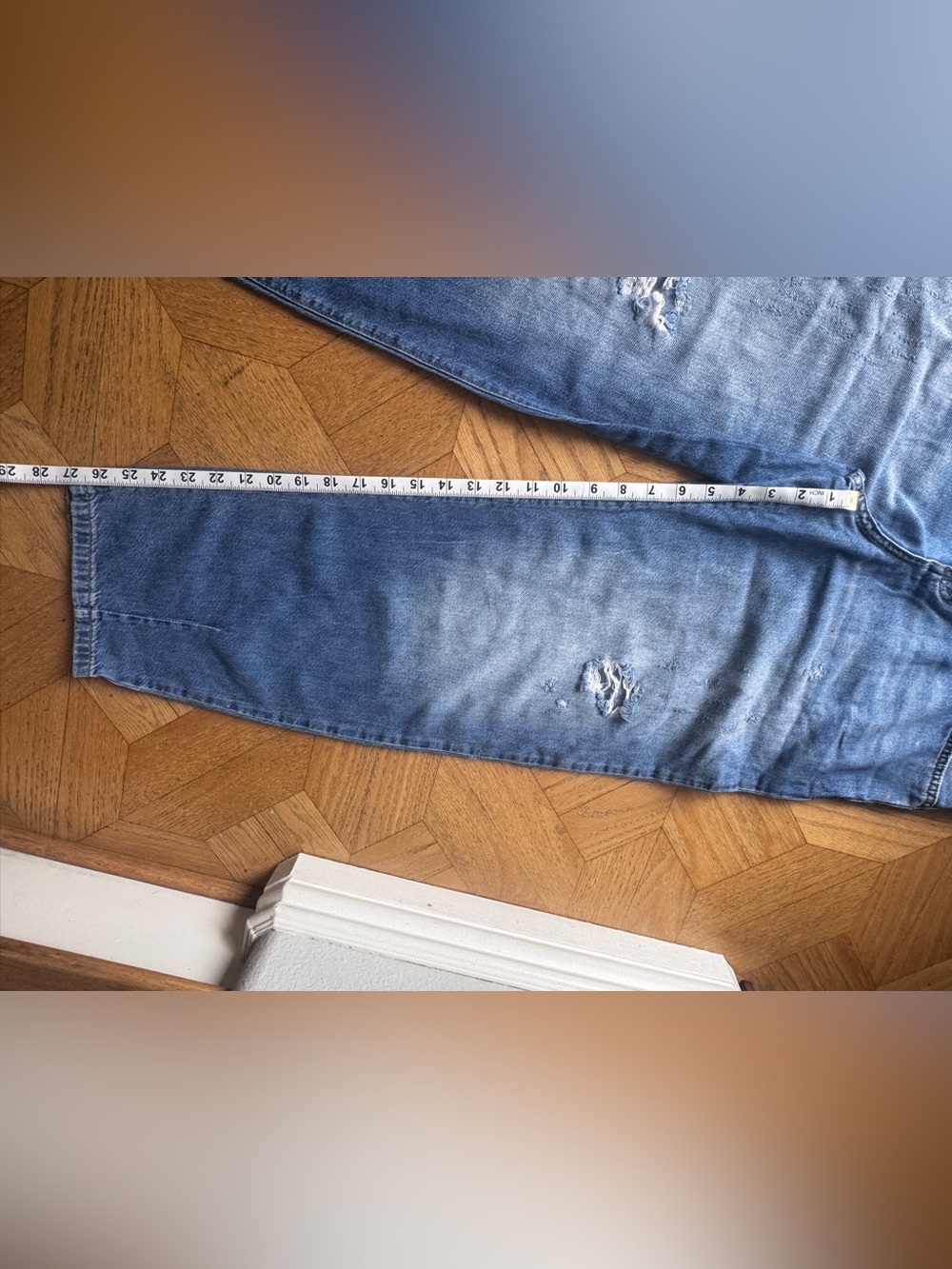 Pilcro size 28 jeans - Picture 2 of 6